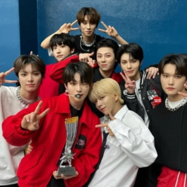 Idol_Top_Banner
