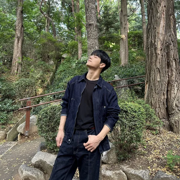 Today's Most Loved Kim Woojin