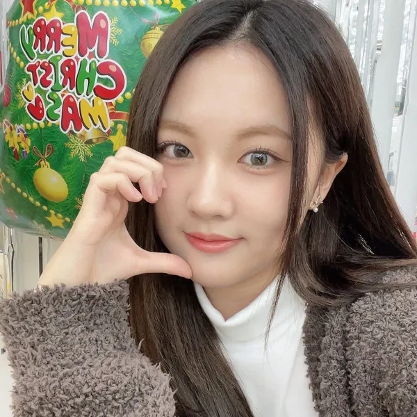 Today's Most Loved Jia (TRI.BE)