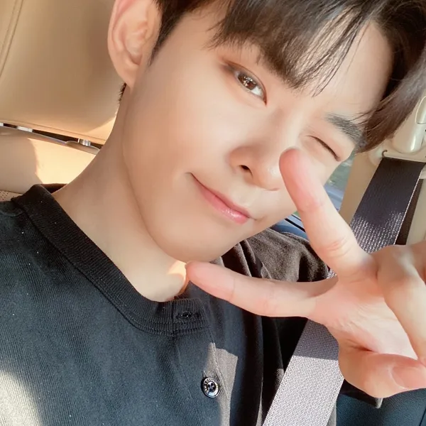 Idol_Top_Banner