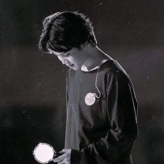 오늘 가장 사랑받은 지민 (방탄소년단)의 모습