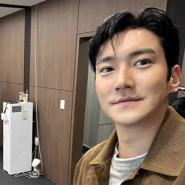 Idol_Top_Banner