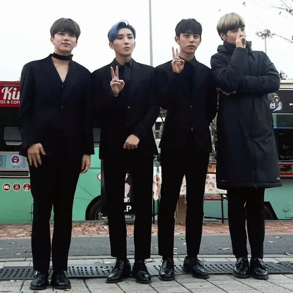 Idol_Top_Banner