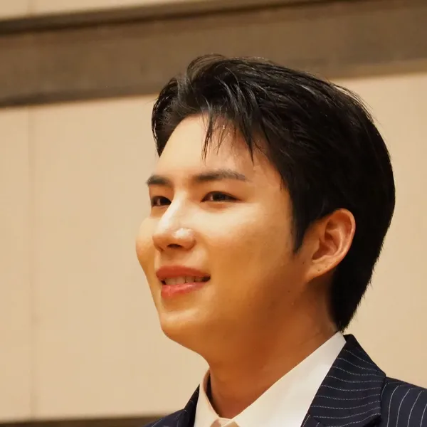 Idol_Top_Banner