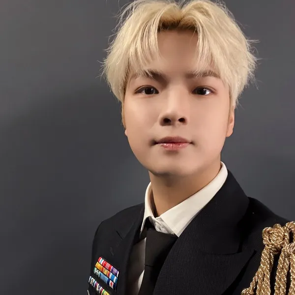 Idol_Top_Banner