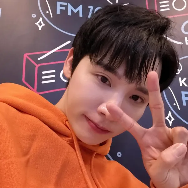 Idol_Top_Banner