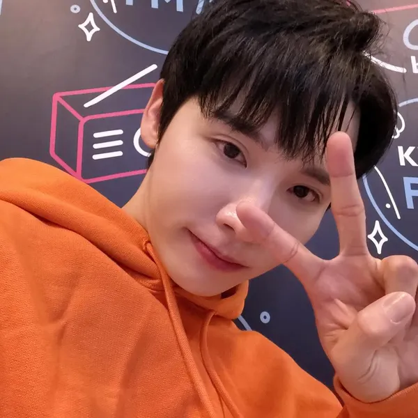 Idol_Top_Banner