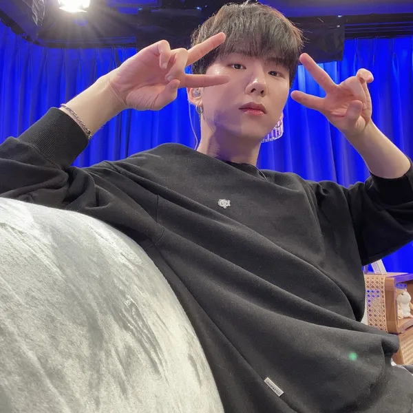 Idol_Top_Banner
