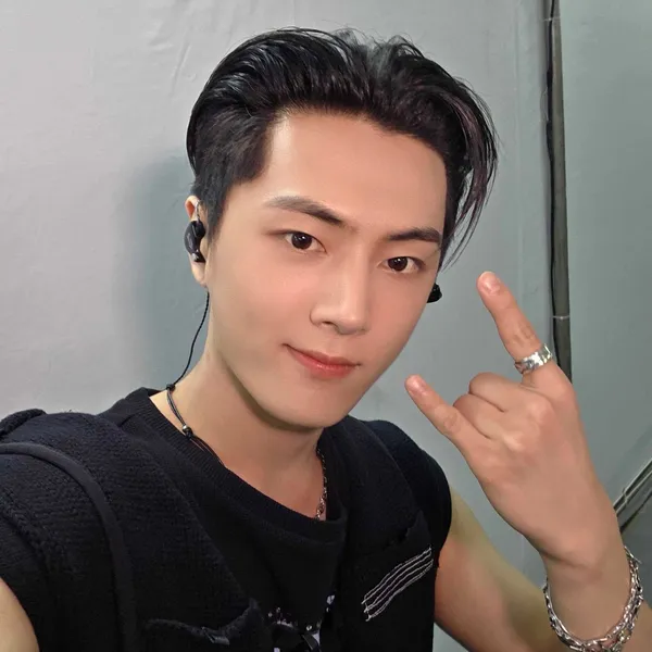 Idol_Top_Banner