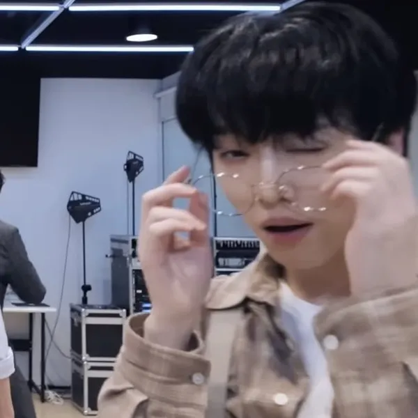 Idol_Top_Banner
