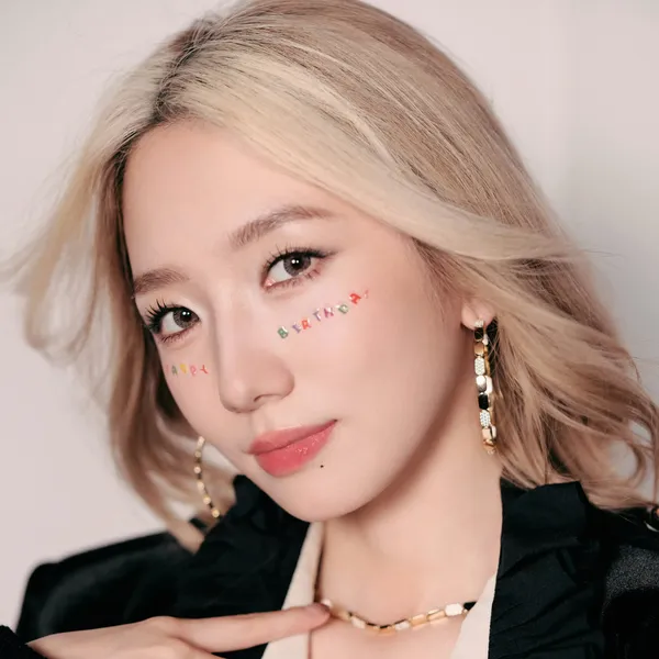 Top Photo Full of Mei Qi Love