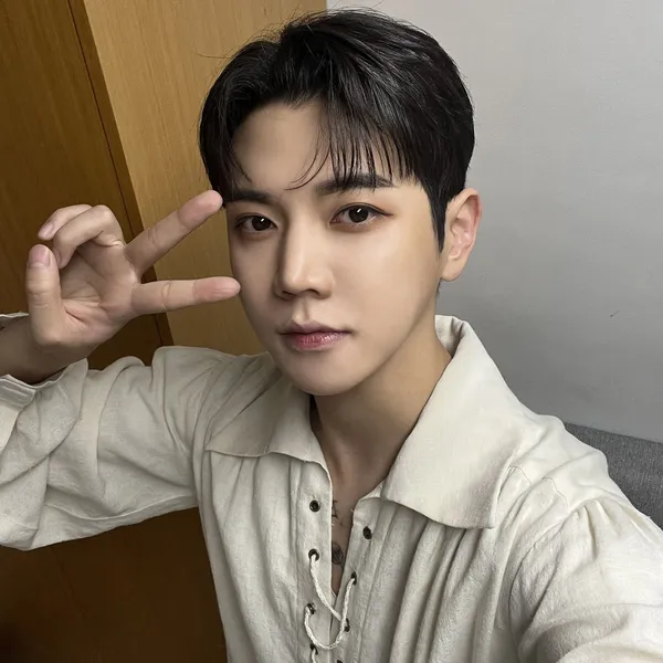 Idol_Top_Banner
