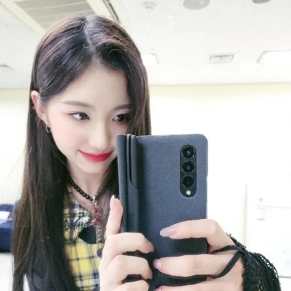 Today's Most Loved Yeseo (MADEIN)