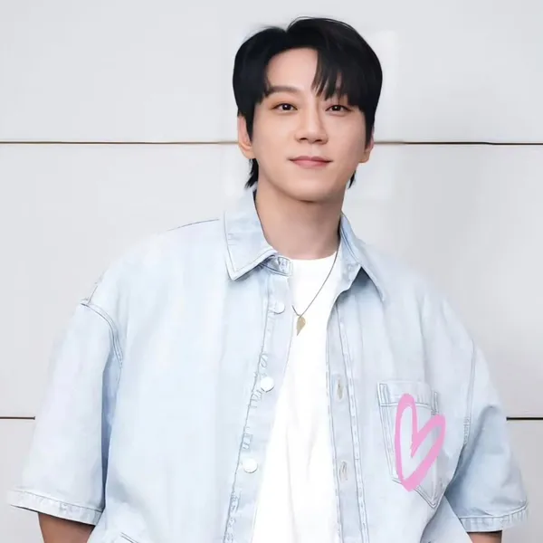 Top Photo Full of Hwang Chiyeol Love