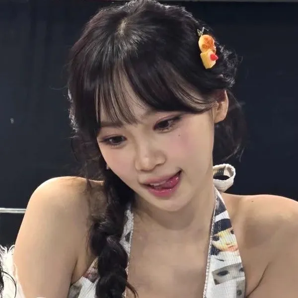 Today's Most Loved Kim Chaewon (LE SSERAFIM)
