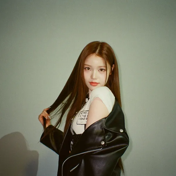 今日最受喜愛的Jeong Saebi (izna)