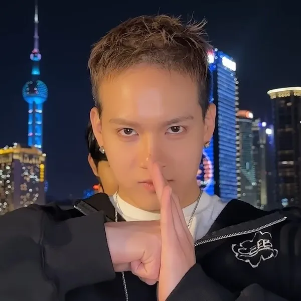 Top Photo Full of Peniel (BTOB) Love