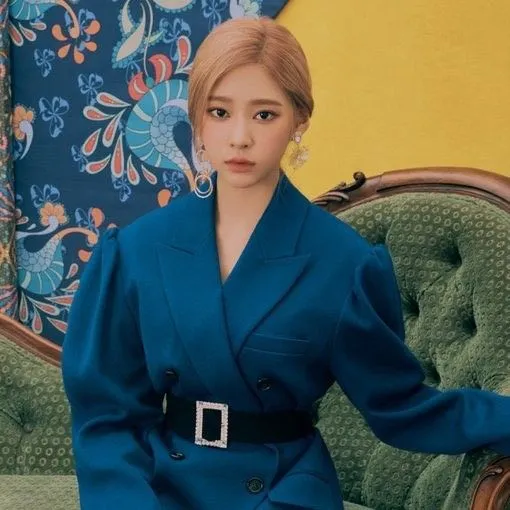 Top Photo Full of Kim Minju Love