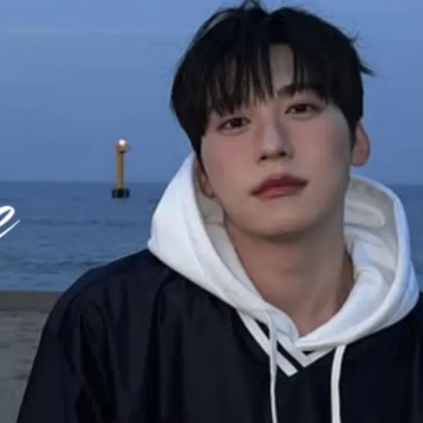 充滿粉絲愛意的建熙 (ONEUS)人氣照片
