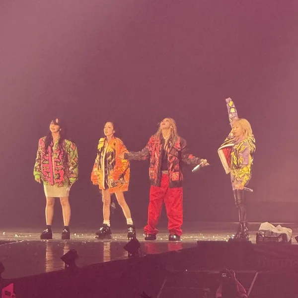 Today's Most Loved 2NE1
