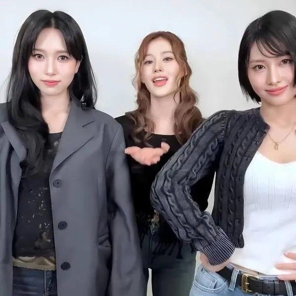 Top Photo Full of TWICE Love