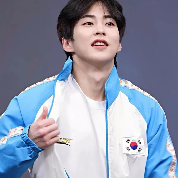 Today's Most Loved Xiumin (EXO)
