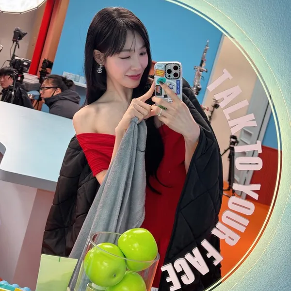 Top Photo Full of Tiffany Young (Girls' Generation) Love