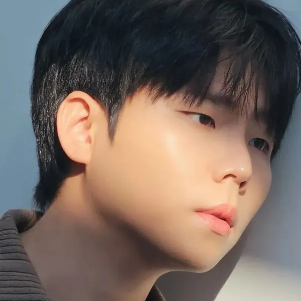 Today's Most Loved Jung Seunghwan