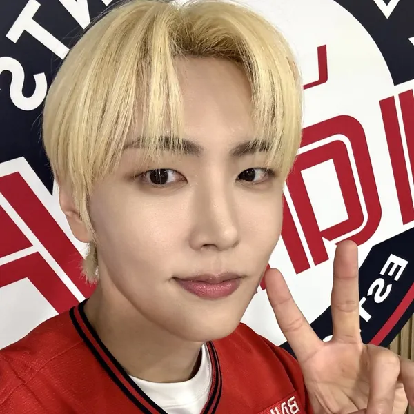 充满粉丝爱意的在允 (SF9)人气照片