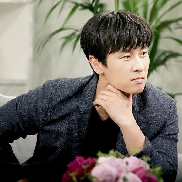 Today's Most Loved Kim Dongwan (SHINHWA)