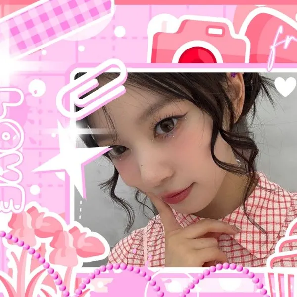 Top Photo Full of ILLIT Love