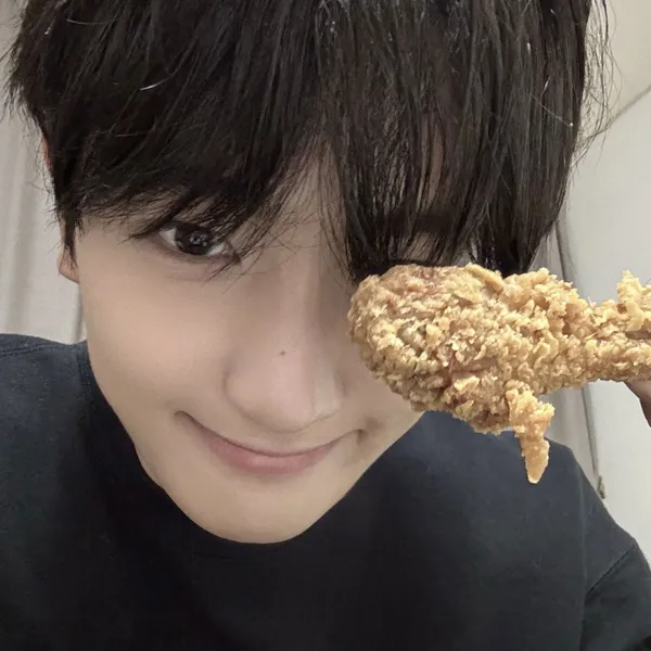 Penampilan Hyunjae (THE BOYZ) yang Paling Dicintai Hari Ini