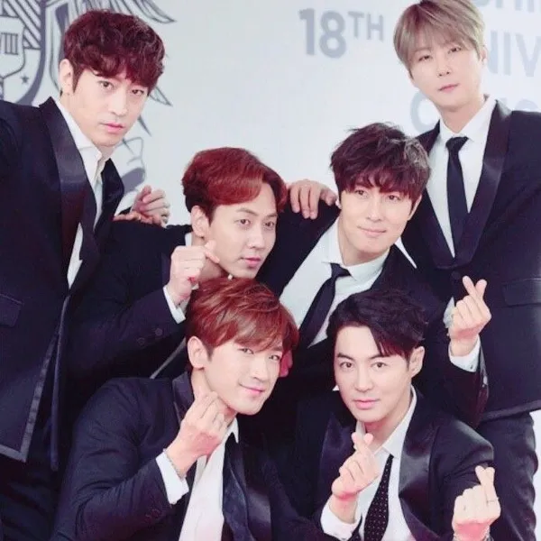 Top Photo Full of SHINHWA Love