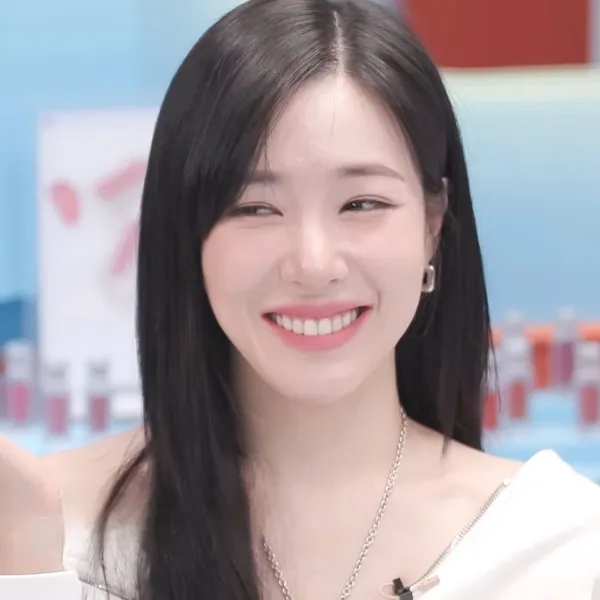 Today's Most Loved Tiffany Young (Girls' Generation)