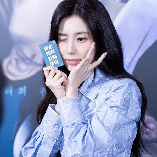 Today's Most Loved Kang Hyewon