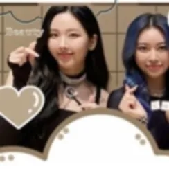Top Photo Full of MOMOLAND Love