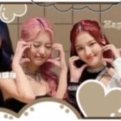 Top Photo Full of MOMOLAND Love