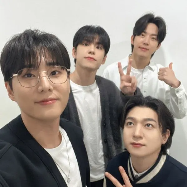 Top Photo Full of DAY6 Love