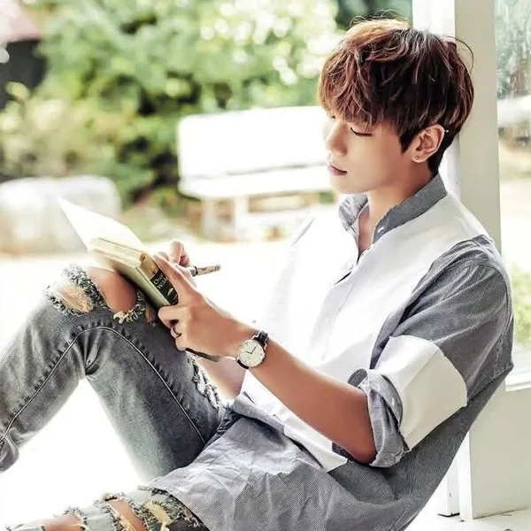Today's Most Loved Jonghyun (SHINee)