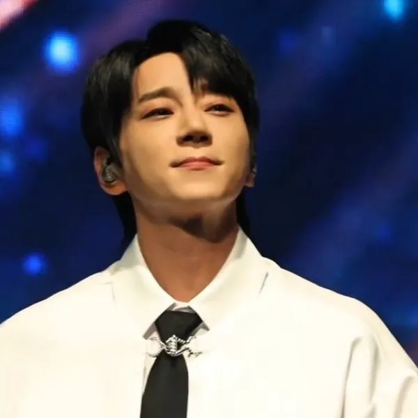 Today's Most Loved Hwang Chiyeol