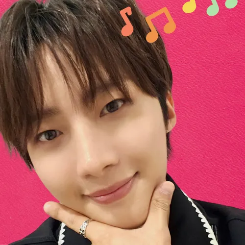 오늘 가장 사랑받은 후이 (펜타곤)의 모습