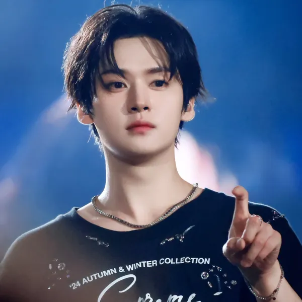 오늘 가장 사랑받은 리노 (Stray Kids)의 모습