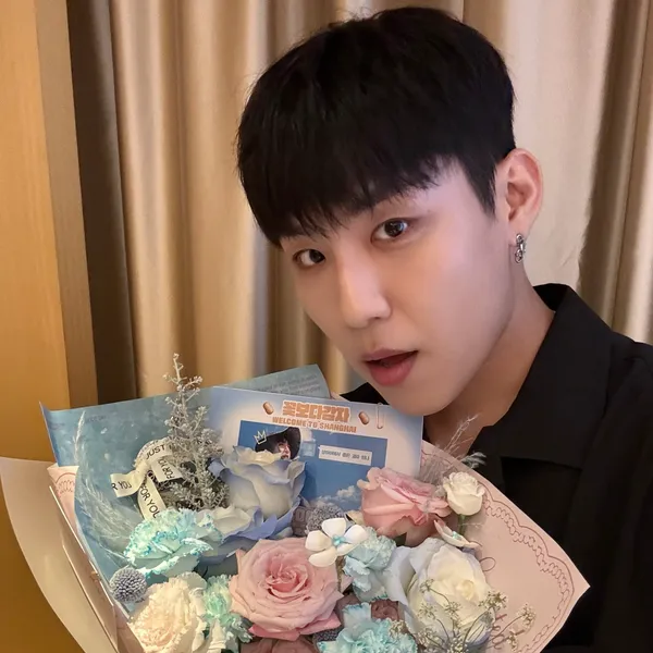 Top Photo Full of Park Woojin (AB6IX) Love