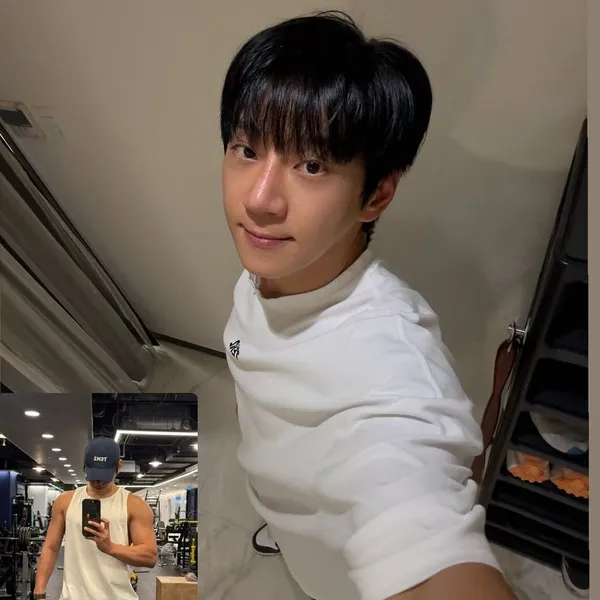 Foto Populer Penuh Cinta untuk Hwang Chiyeol