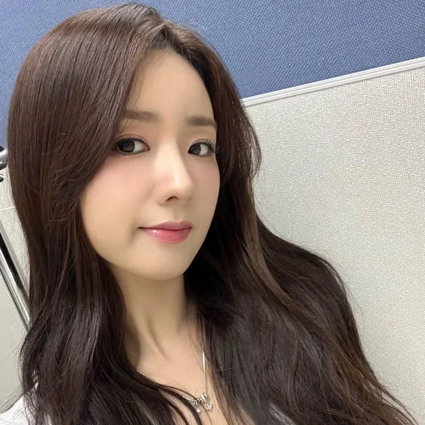 Today's Most Loved Yoon Bomi (Apink)