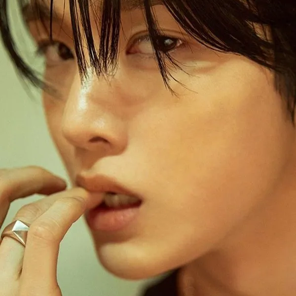 Foto Populer Penuh Cinta untuk Sungchan (RIIZE)