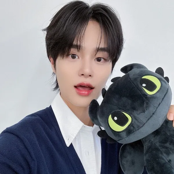 Penampilan Lee Daehwi (AB6IX) yang Paling Dicintai Hari Ini