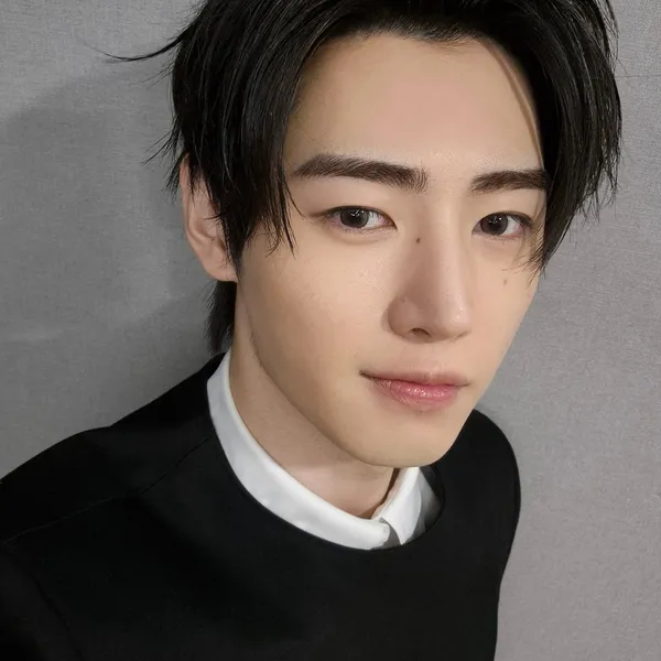 Penampilan Sunghoon (ENHYPEN) yang Paling Dicintai Hari Ini