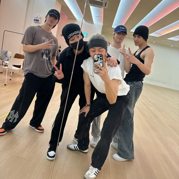 Foto Populer Penuh Cinta untuk SF9