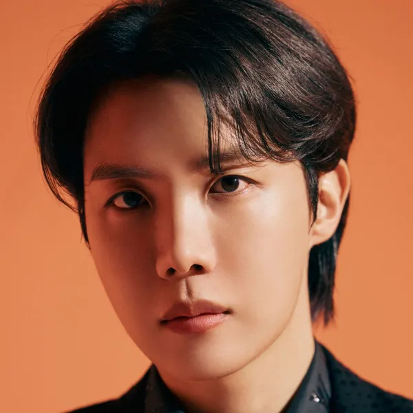 充滿粉絲愛意的J-hope (防彈少年團)人氣照片